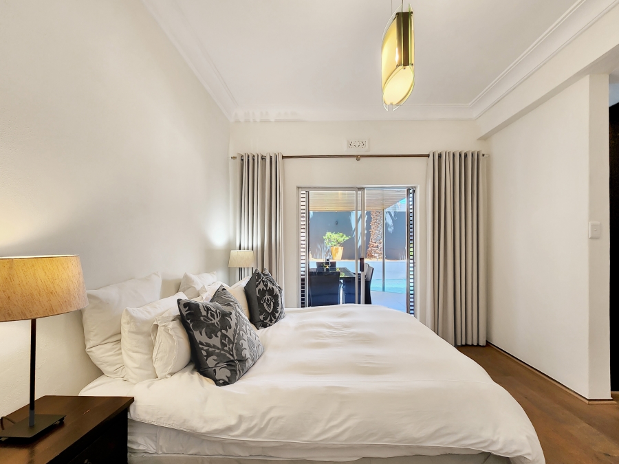 2 Bedroom Property for Sale in Sea Point Western Cape